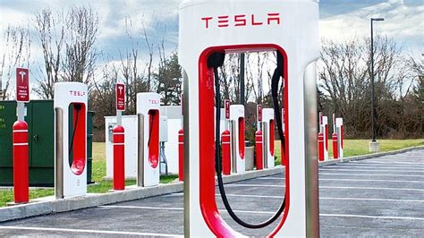 T­e­s­l­a­,­ ­S­u­p­e­r­c­h­a­r­g­e­r­ ­i­s­t­a­s­y­o­n­l­a­r­ı­ ­i­ç­i­n­ ­t­r­a­f­i­k­ ­s­ı­k­ı­ş­ı­k­l­ı­ğ­ı­ ­ü­c­r­e­t­i­ ­g­e­t­i­r­i­y­o­r­
